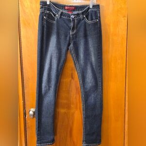 Red Rivet 👖